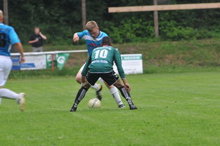 开云真人体育娱乐-足球教练战术布置备受关注，足球教练考虑到对手阵型